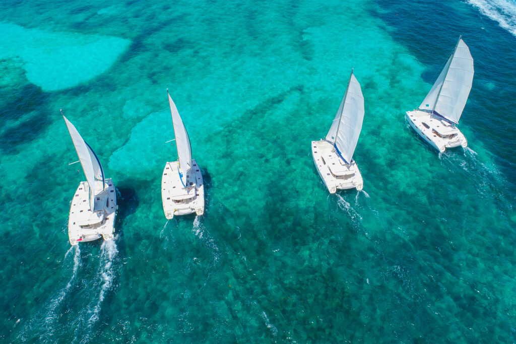 Catamaran Sailing to Isla Mujeres